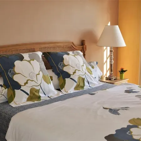 Villa Aurlie Sea View, 500m To And Shops
