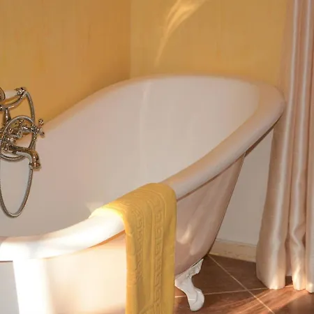 Villa Aurlie Sea View, 500m To And Shops